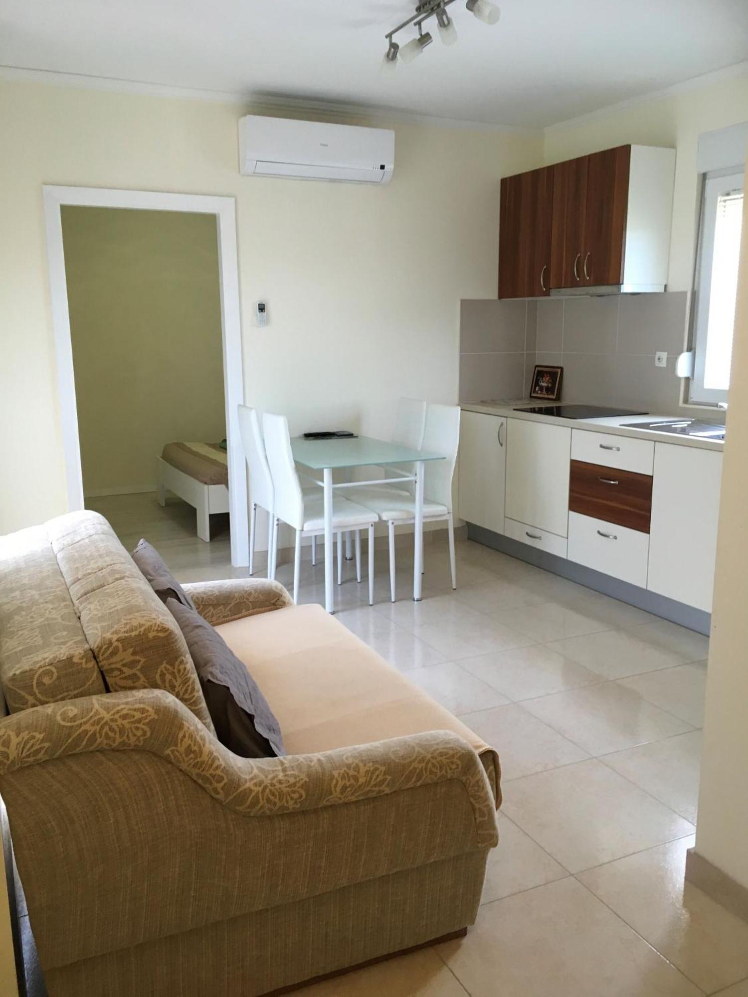 Apartments Lipovica Sukosan Exterior photo